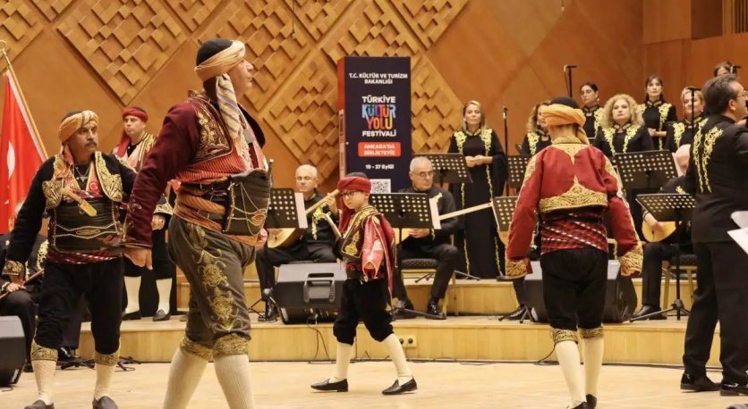 Seymen ve Bacıerenler “Eşik” Konseriyle Müzikseverlerle Buluştu