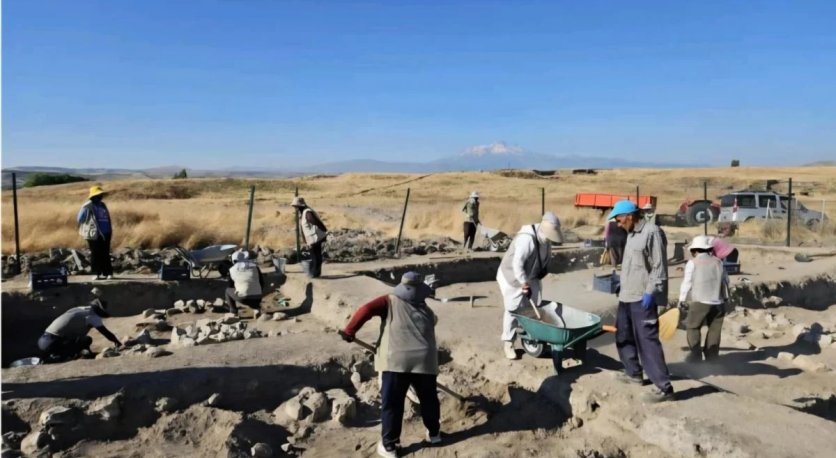 Kültepe’de 78 Yıl Sonra Bir İlk: Helenistik Mozaik!