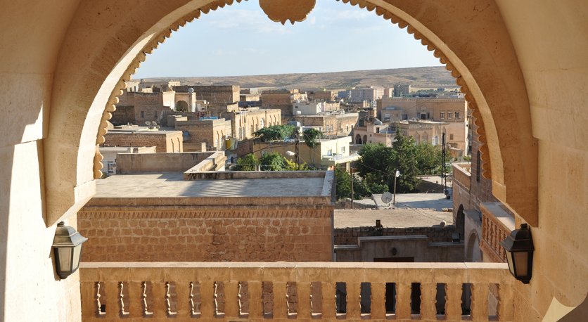 Midyat’ta Tarihi Yolculuk: Taş ve Gümüşün İzi